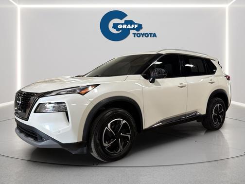Pearl White Tricoat 2021 Nissan Rogue SL