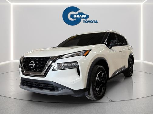 Pearl White Tricoat 2021 Nissan Rogue SL