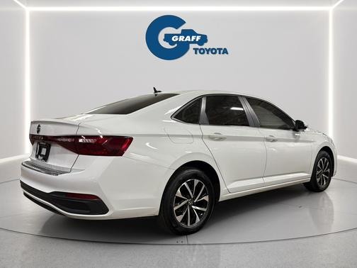 Pure White 2025 Volkswagen Jetta 1.5T S