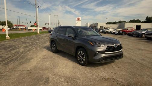2023 Toyota Highlander Hybrid XLE