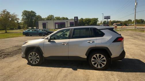 2022 Toyota RAV4 XLE Premium