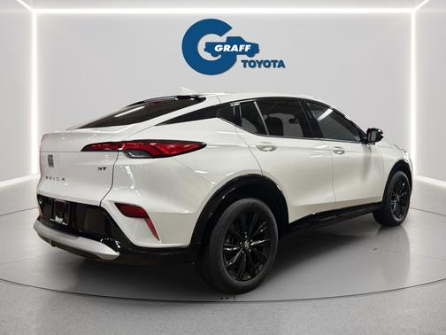Summit White 2024 Buick Envista Sport Touring FWD
