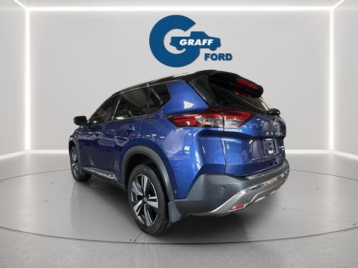 Caspian Blue Metallic/Super Black 2021 Nissan Rogue Platinum