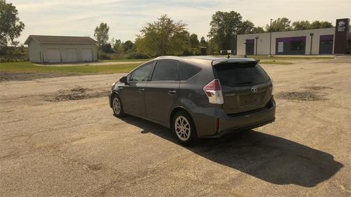 2017 Toyota Prius v Four