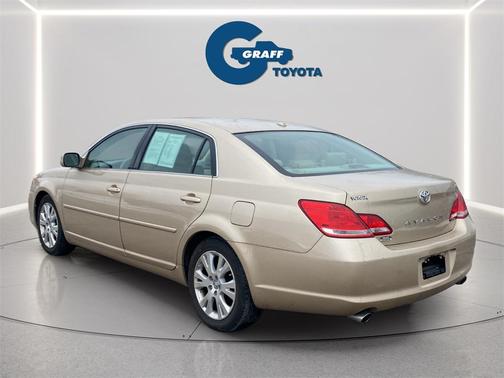 2010 Toyota Avalon XLS