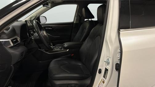 Wind Chill Pearl 2023 Toyota Highlander Platinum