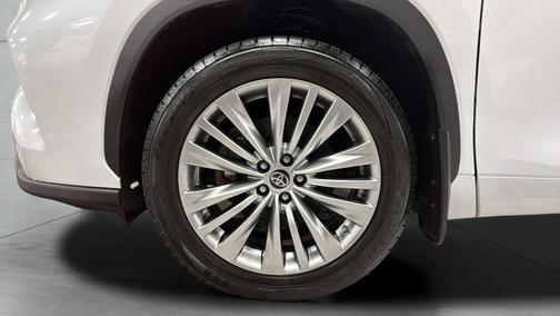 Wind Chill Pearl 2023 Toyota Highlander Platinum