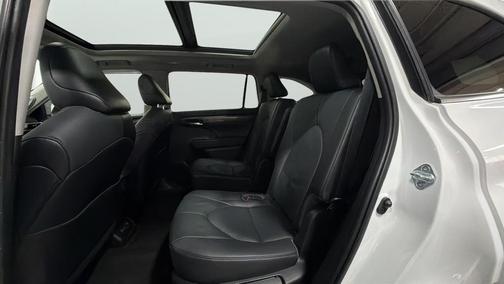 Wind Chill Pearl 2023 Toyota Highlander Platinum