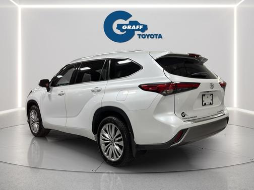 Wind Chill Pearl 2023 Toyota Highlander Platinum