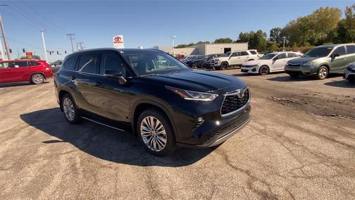 2025 Toyota Highlander Platinum
