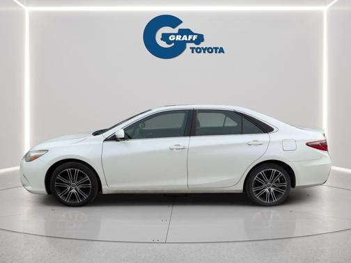 2016 Toyota Camry SE w/Special Edition Pkg