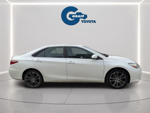 2016 Toyota Camry SE w/Special Edition Pkg