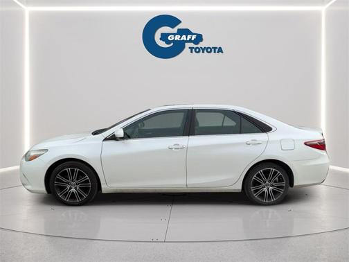 2016 Toyota Camry SE w/Special Edition Pkg