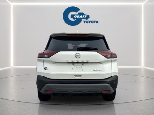 Pearl White Tricoat 2023 Nissan Rogue SV