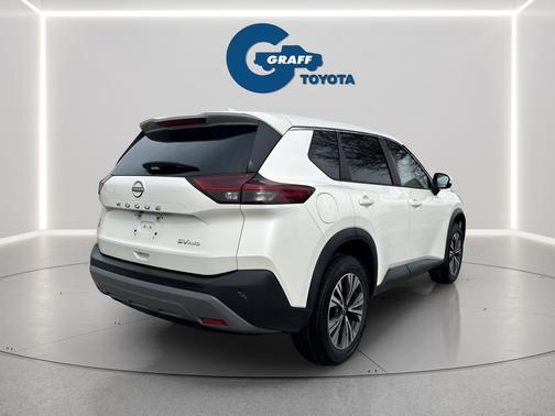 Pearl White Tricoat 2023 Nissan Rogue SV