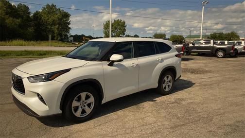 2023 Toyota Highlander LE