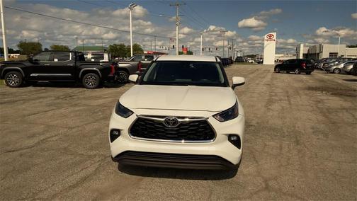 2023 Toyota Highlander LE