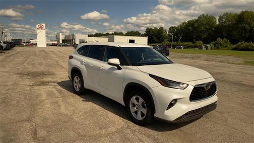 2023 Toyota Highlander LE