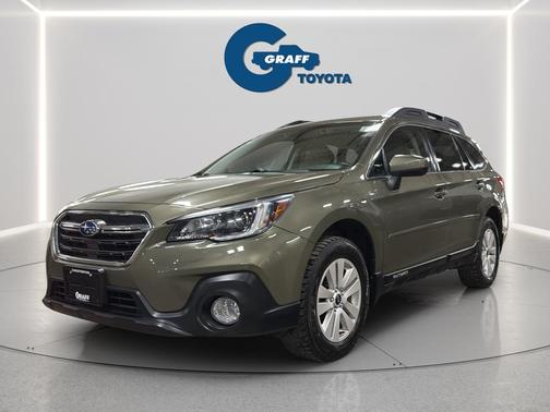 Wilderness Green Metallic 2019 Subaru Outback 2.5i Premium