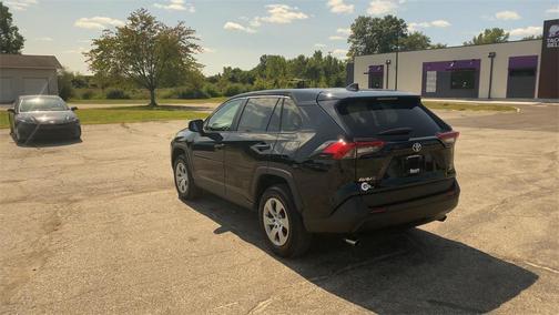 2022 Toyota RAV4 LE