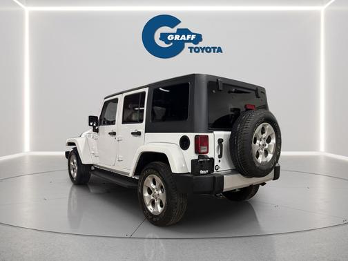 Bright White Clearcoat 2014 Jeep Wrangler Unlimited Sahara