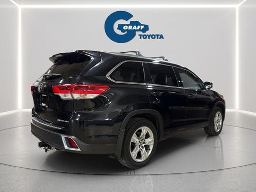 Midnight Black Metallic 2019 Toyota Highlander Limited