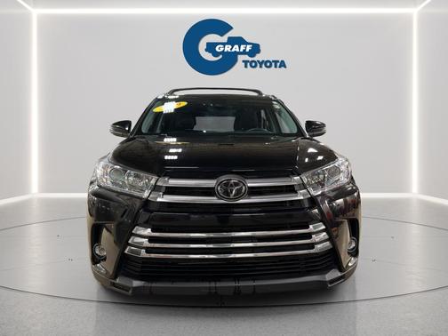 Midnight Black Metallic 2019 Toyota Highlander Limited
