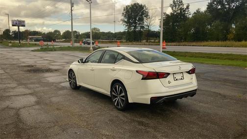 2022 Nissan Altima SR Intelligent AWD