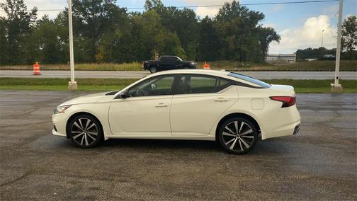 2022 Nissan Altima SR Intelligent AWD