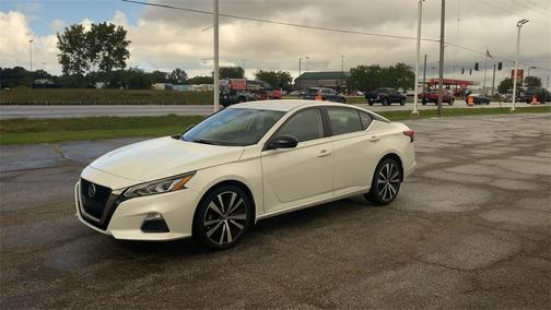 2022 Nissan Altima SR Intelligent AWD