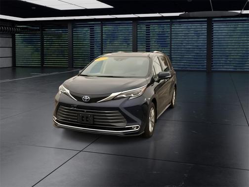 2024 Toyota Sienna Platinum