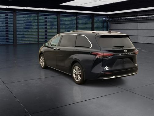 2024 Toyota Sienna Platinum