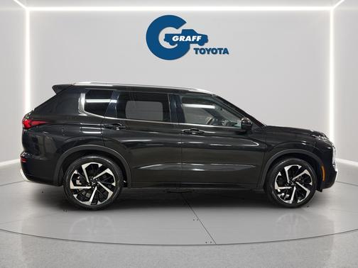 Black Diamond 2022 Mitsubishi Outlander SEL S-AWC