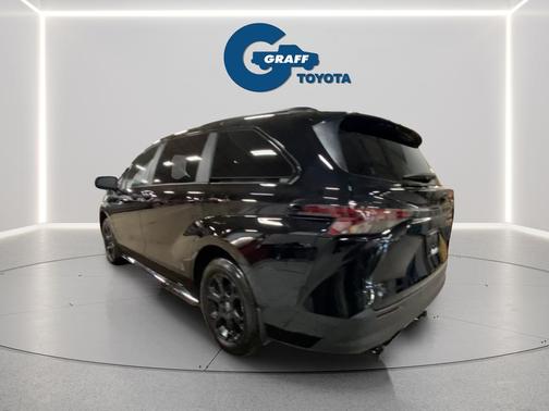 2026 Toyota Sienna Woodland Edition