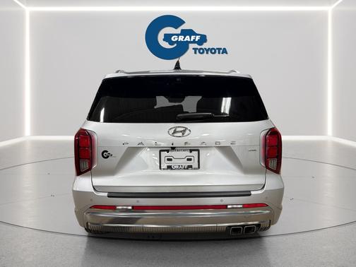 Typhoon Silver 2023 Hyundai PALISADE Calligraphy