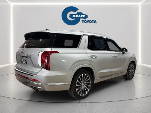 Typhoon Silver 2023 Hyundai PALISADE Calligraphy