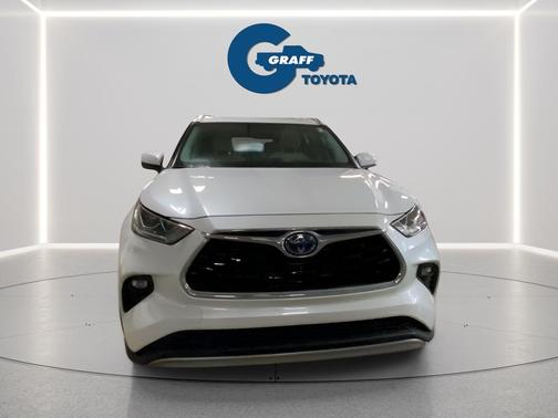 2023 Toyota Highlander Hybrid Platinum