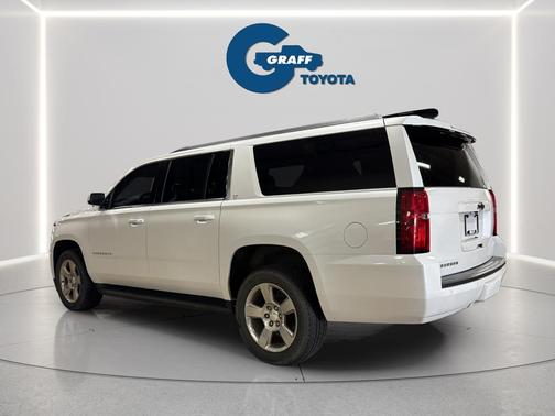Iridescent Pearl Tricoat 2018 Chevrolet Suburban LT