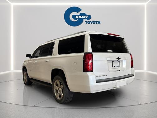 Iridescent Pearl Tricoat 2018 Chevrolet Suburban LT