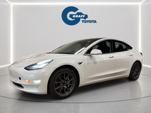 Pearl White Multi-Coat 2019 Tesla Model 3 Mid Range