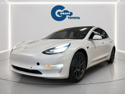 Pearl White Multi-Coat 2019 Tesla Model 3 Mid Range
