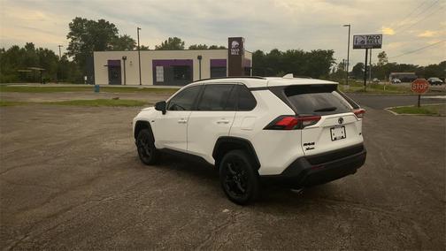 2022 Toyota RAV4 XLE