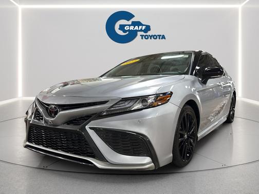 Celestial Silver Metallic/Midnight Black Metallic 2023 Toyota Camry XSE
