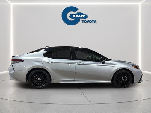 Celestial Silver Metallic/Midnight Black Metallic 2023 Toyota Camry XSE