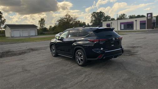 2025 Toyota Highlander XLE