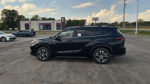 2025 Toyota Highlander XLE