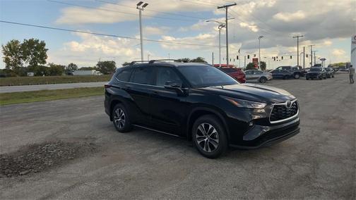 2025 Toyota Highlander XLE