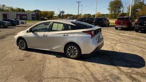 2021 Toyota Prius XLE