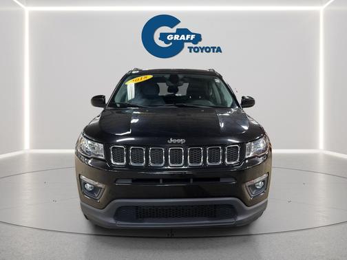 Diamond Black Crystal Pearlcoat 2018 Jeep Compass Latitude