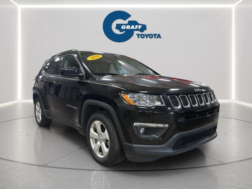 Diamond Black Crystal Pearlcoat 2018 Jeep Compass Latitude